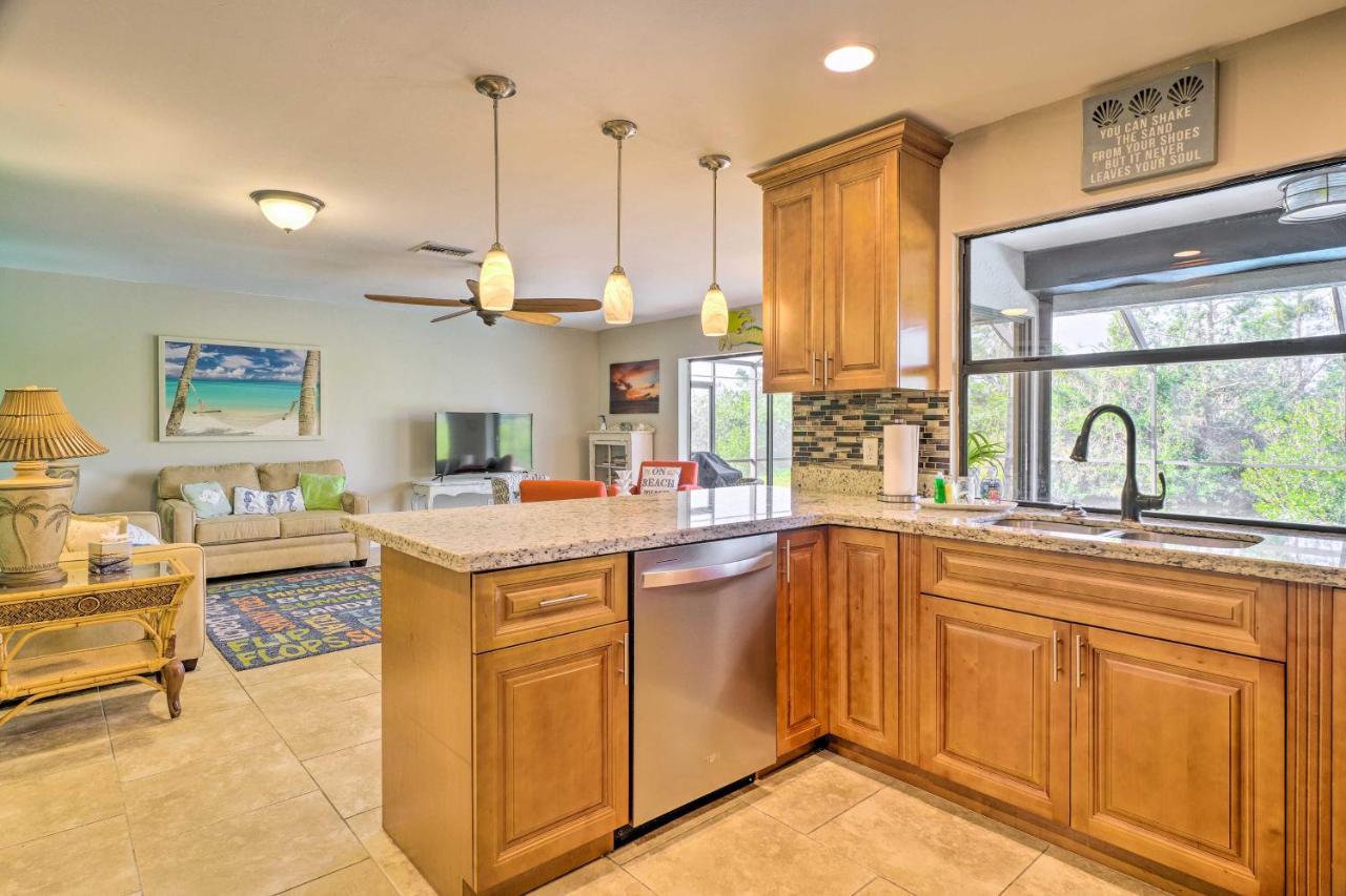 Pet-Friendly Fort Myers Home With Patio And Grill! นอร์ทฟอร์ทไมเออร์ส ภายนอก รูปภาพ